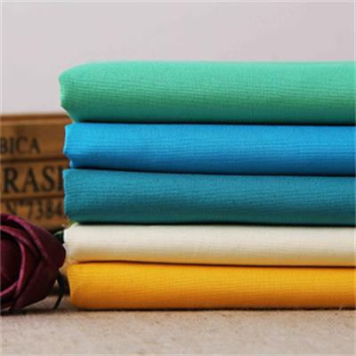 The poplin of cotton is the traditional surface fabric